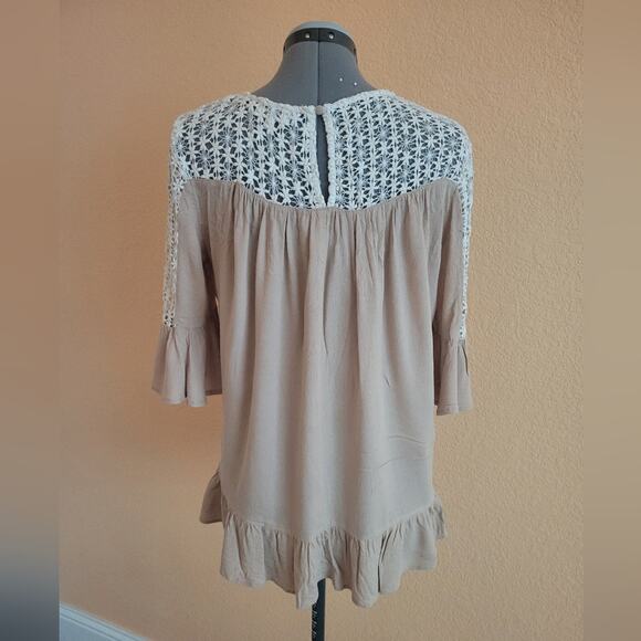 Umgee Crochet Shoulder Ruffle Top Size Small Pink Cream Boho - Picture 5 of 7